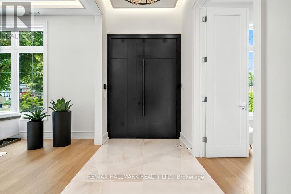 215 Northwood Drive, Toronto (newtonbrook East), Ontario