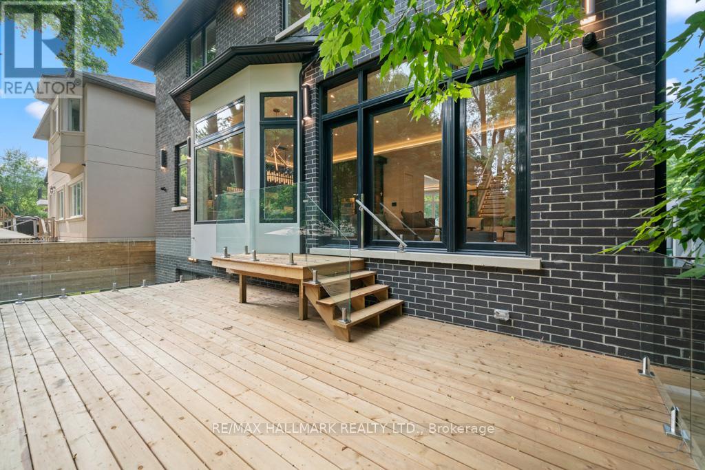 215 Northwood Drive, Toronto (newtonbrook East), Ontario