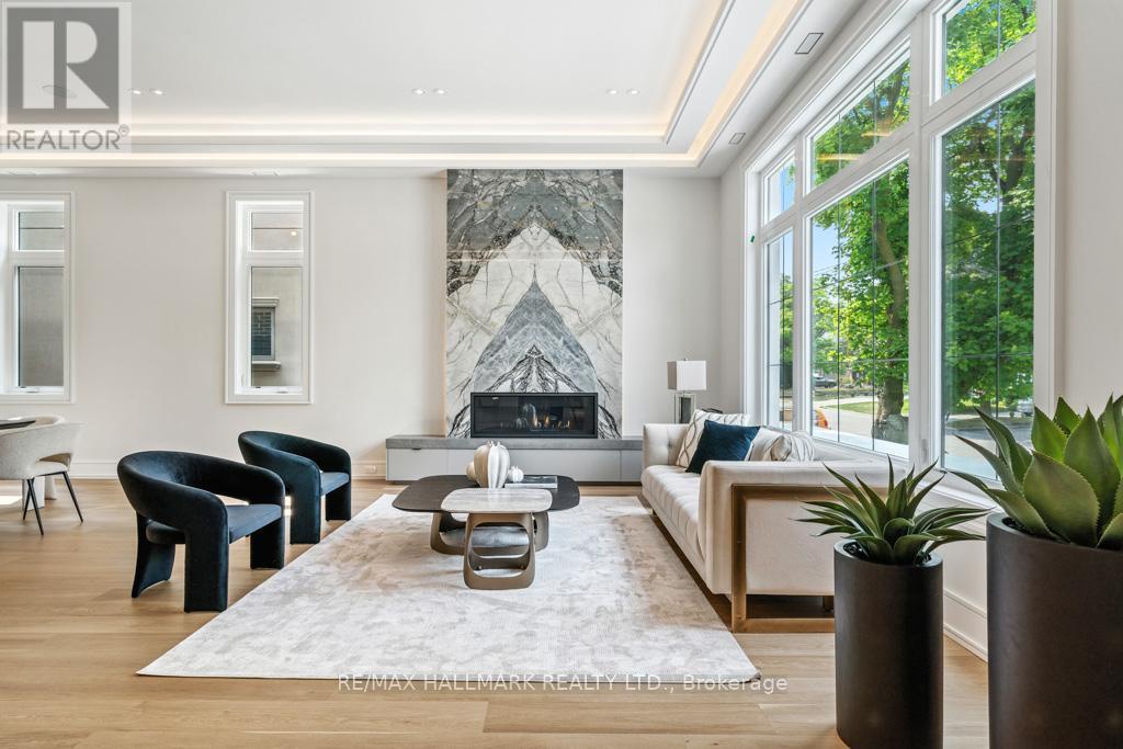 215 Northwood Drive, Toronto (newtonbrook East), Ontario