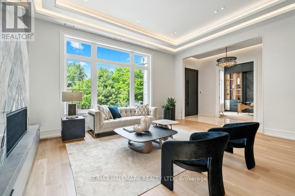 215 Northwood Drive, Toronto (newtonbrook East), Ontario