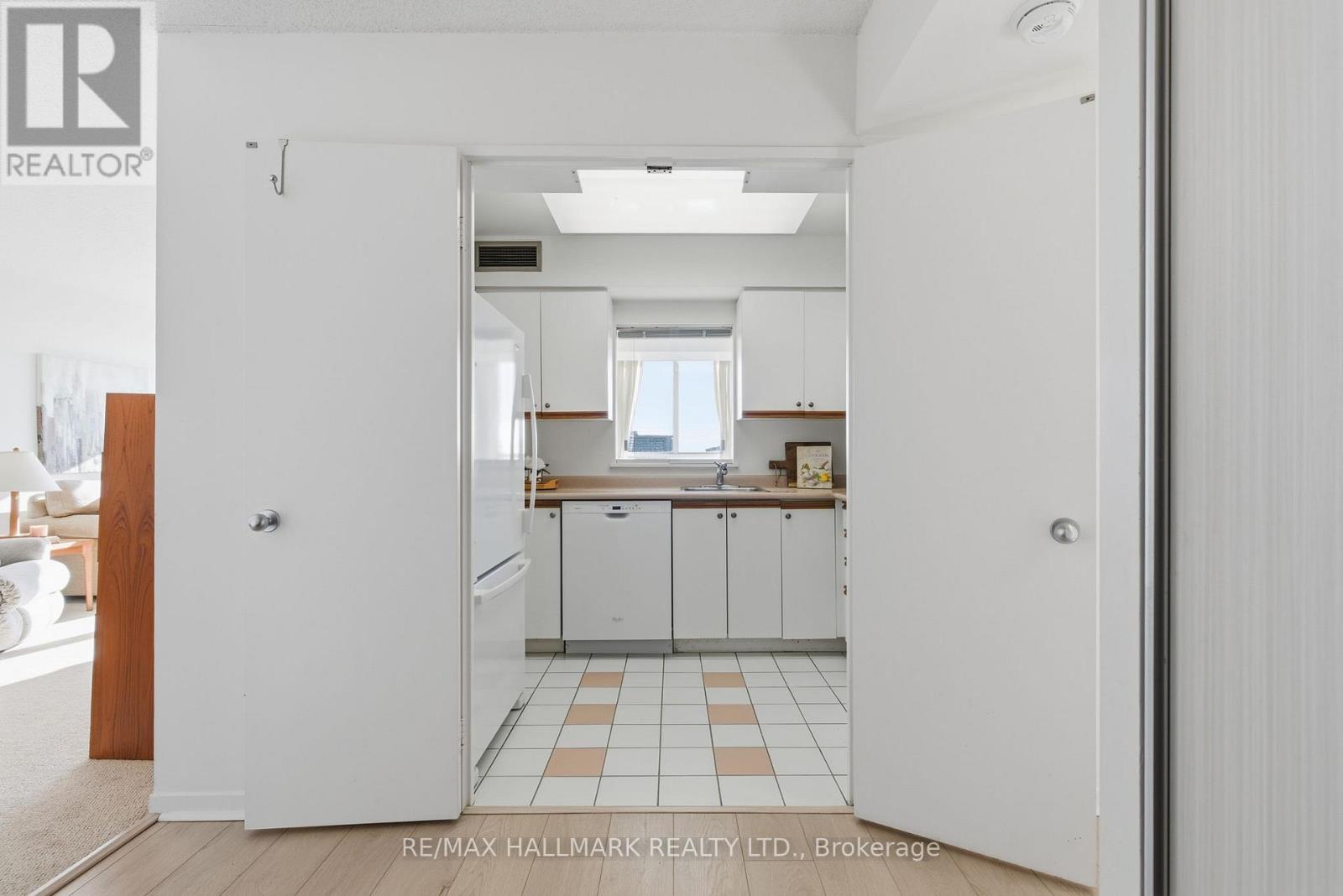 1801 - 21 Overlea Boulevard, Toronto (thorncliffe Park), Ontario