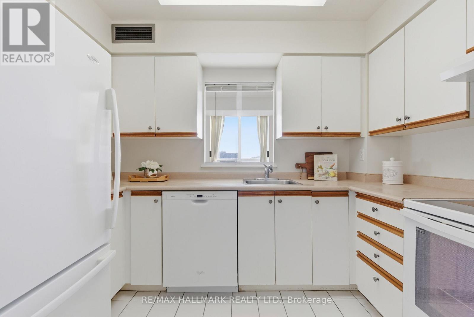 1801 - 21 Overlea Boulevard, Toronto (thorncliffe Park), Ontario