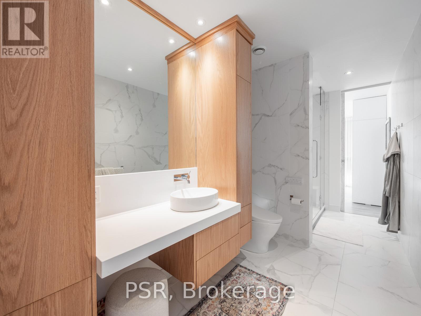 313 - 60 Bathurst Street, Toronto (niagara), Ontario