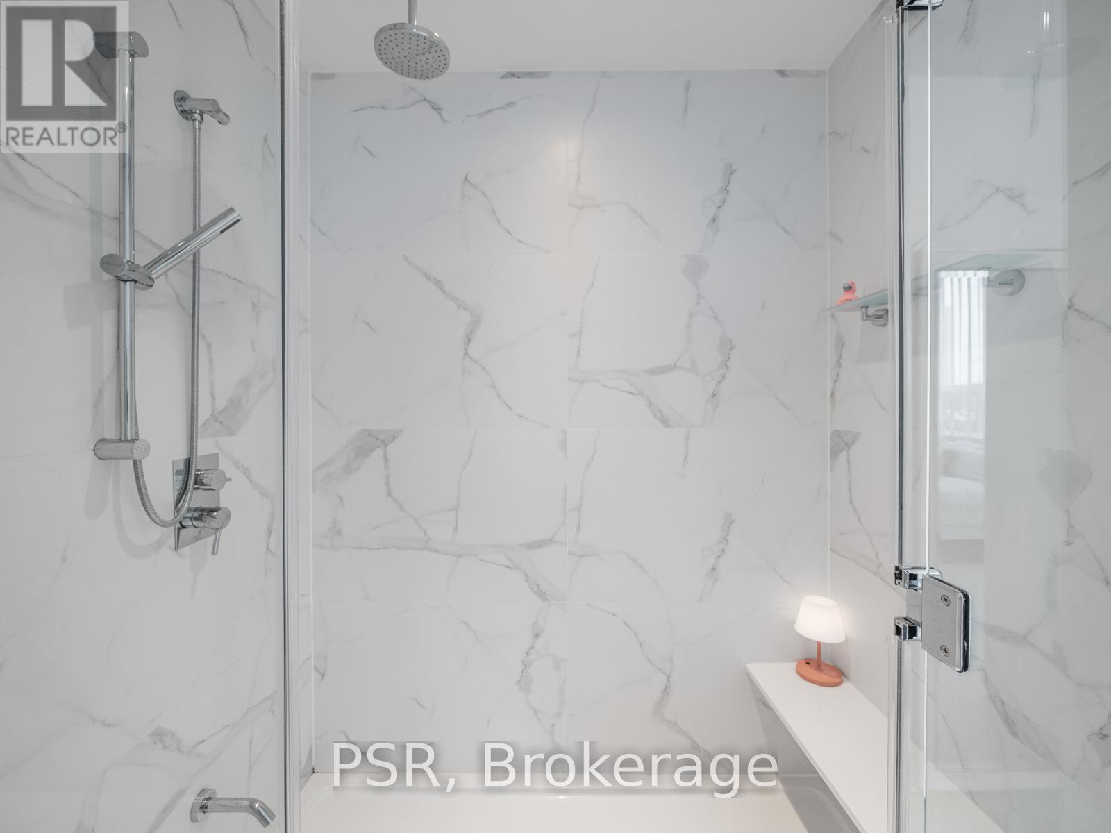 313 - 60 Bathurst Street, Toronto (niagara), Ontario