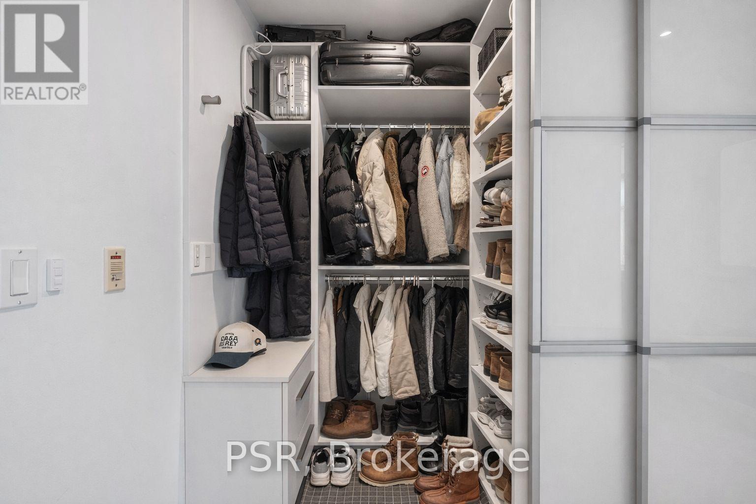 313 - 60 Bathurst Street, Toronto (niagara), Ontario