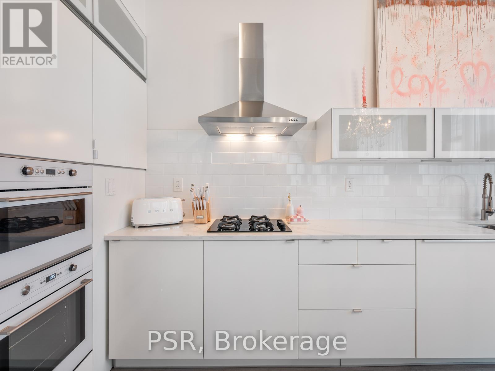 313 - 60 Bathurst Street, Toronto (niagara), Ontario