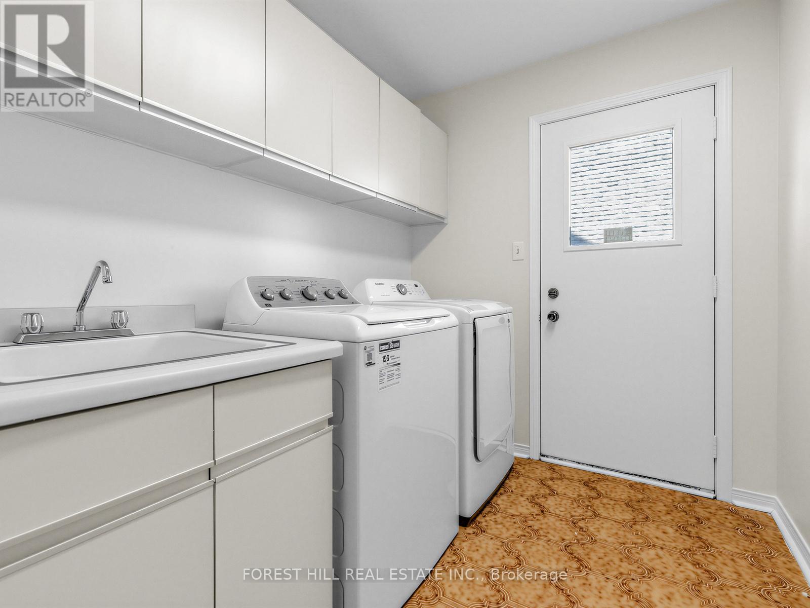 32 Saddletree Drive, Toronto (bayview Woods-steeles), Ontario