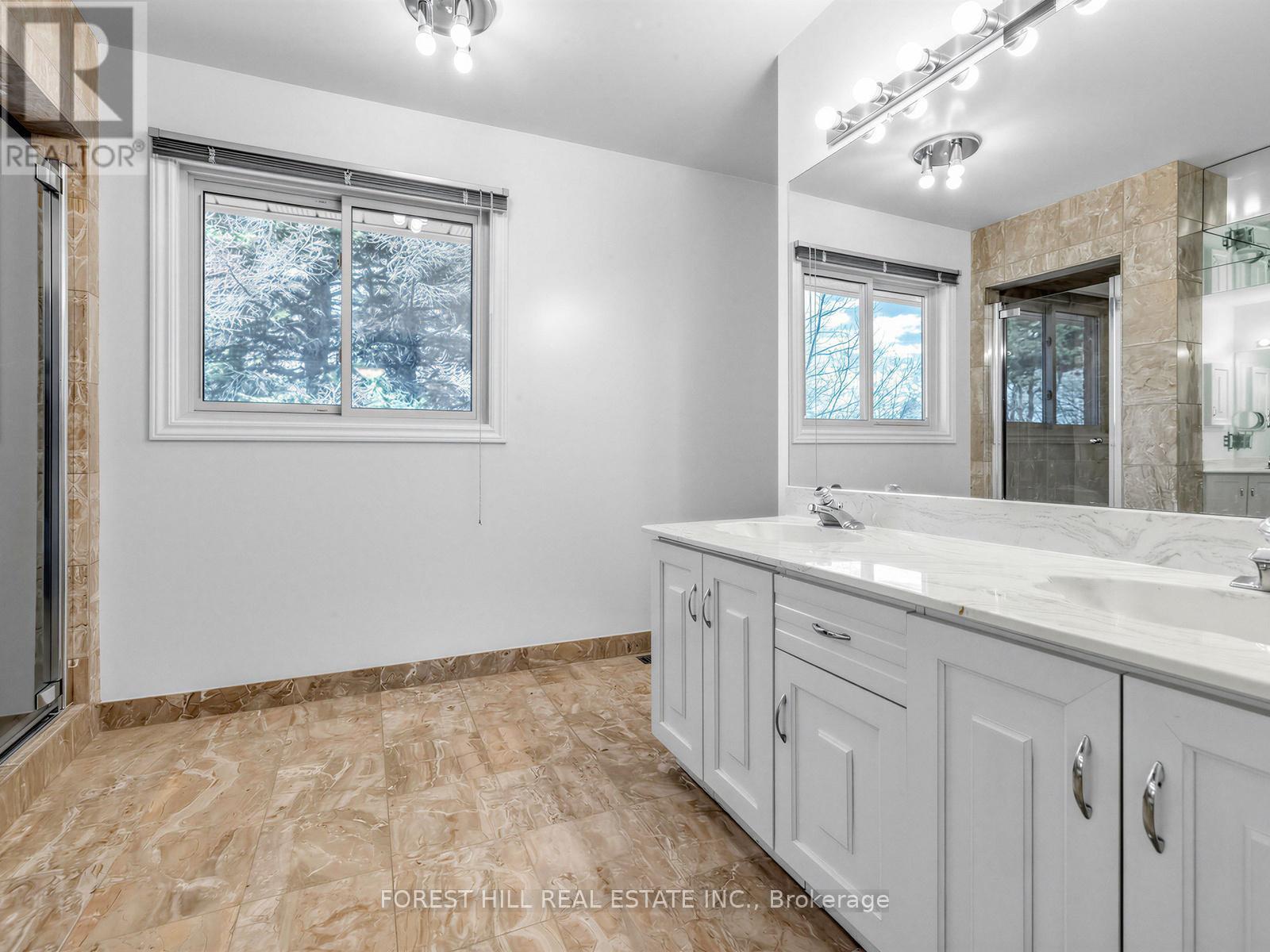 32 Saddletree Drive, Toronto (bayview Woods-steeles), Ontario