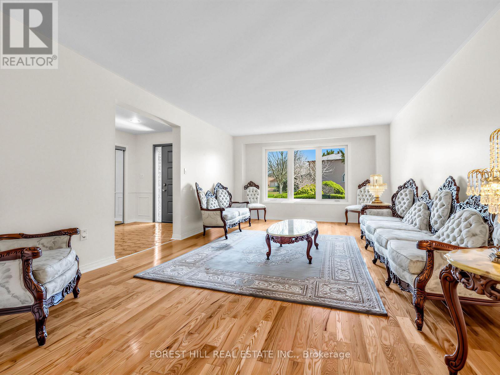 32 Saddletree Drive, Toronto (bayview Woods-steeles), Ontario