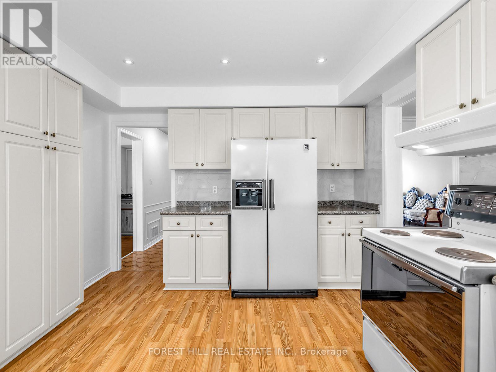 32 Saddletree Drive, Toronto (bayview Woods-steeles), Ontario