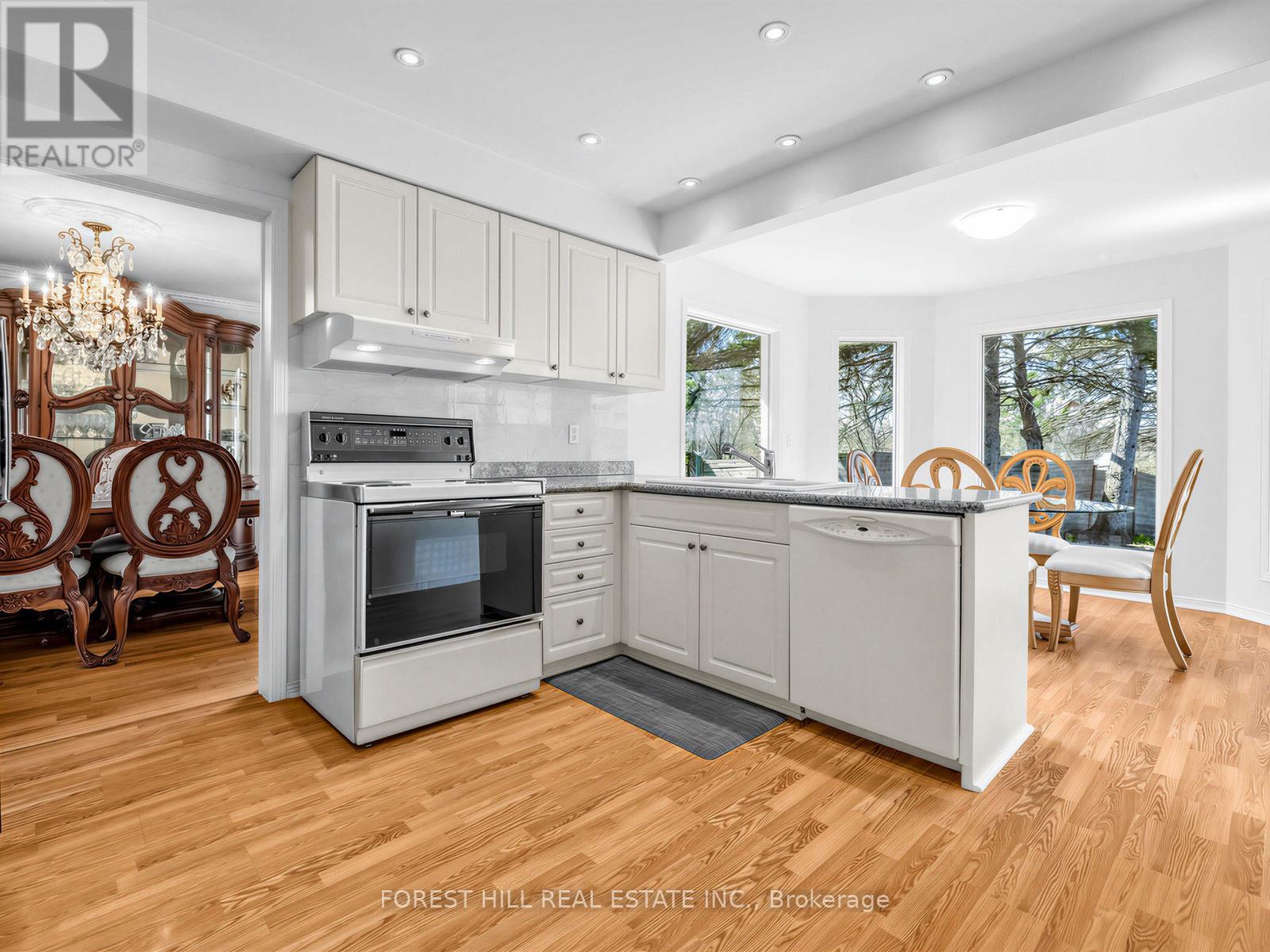 32 Saddletree Drive, Toronto (bayview Woods-steeles), Ontario