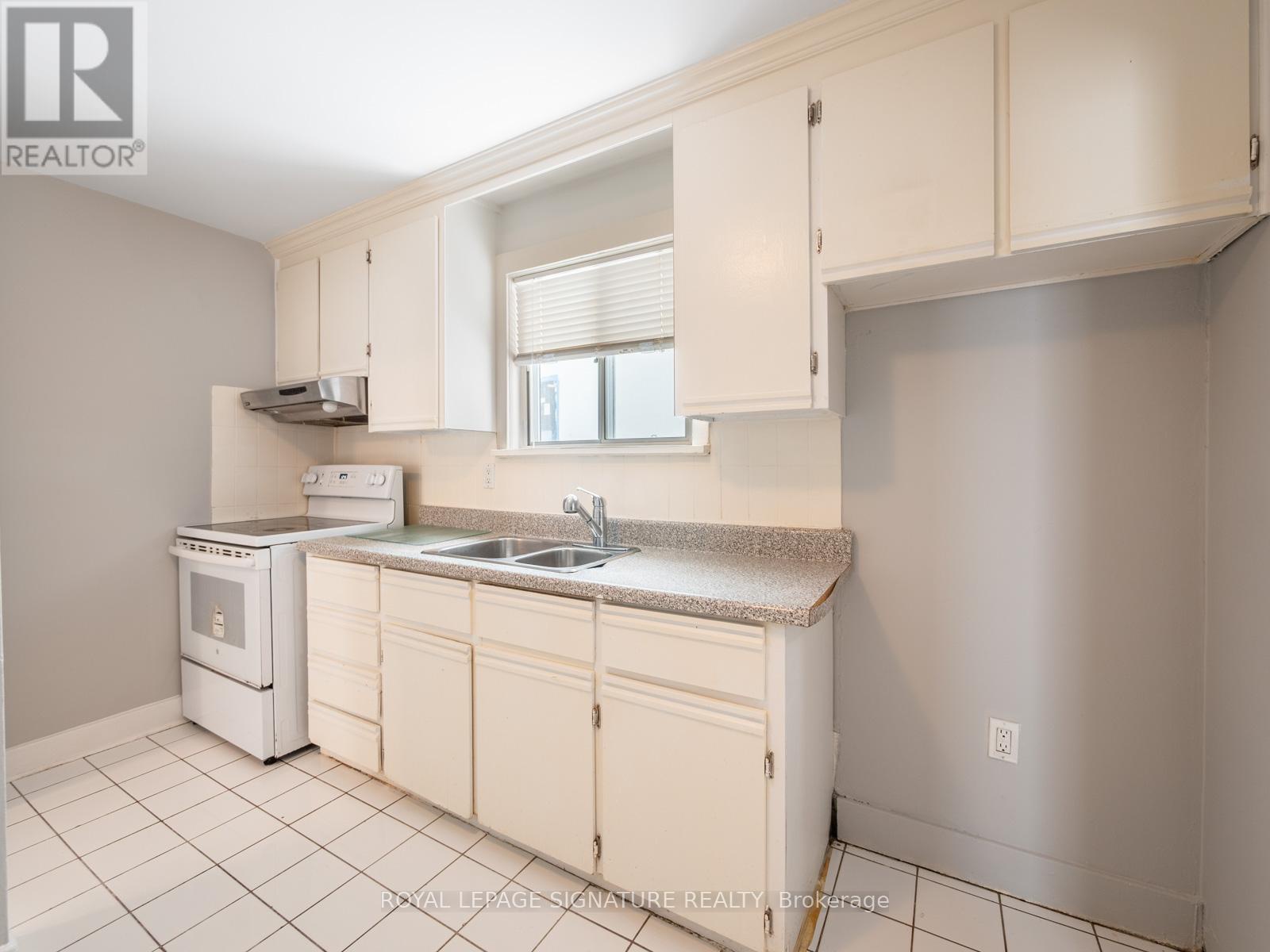 27 King High Avenue, Toronto (clanton Park), Ontario