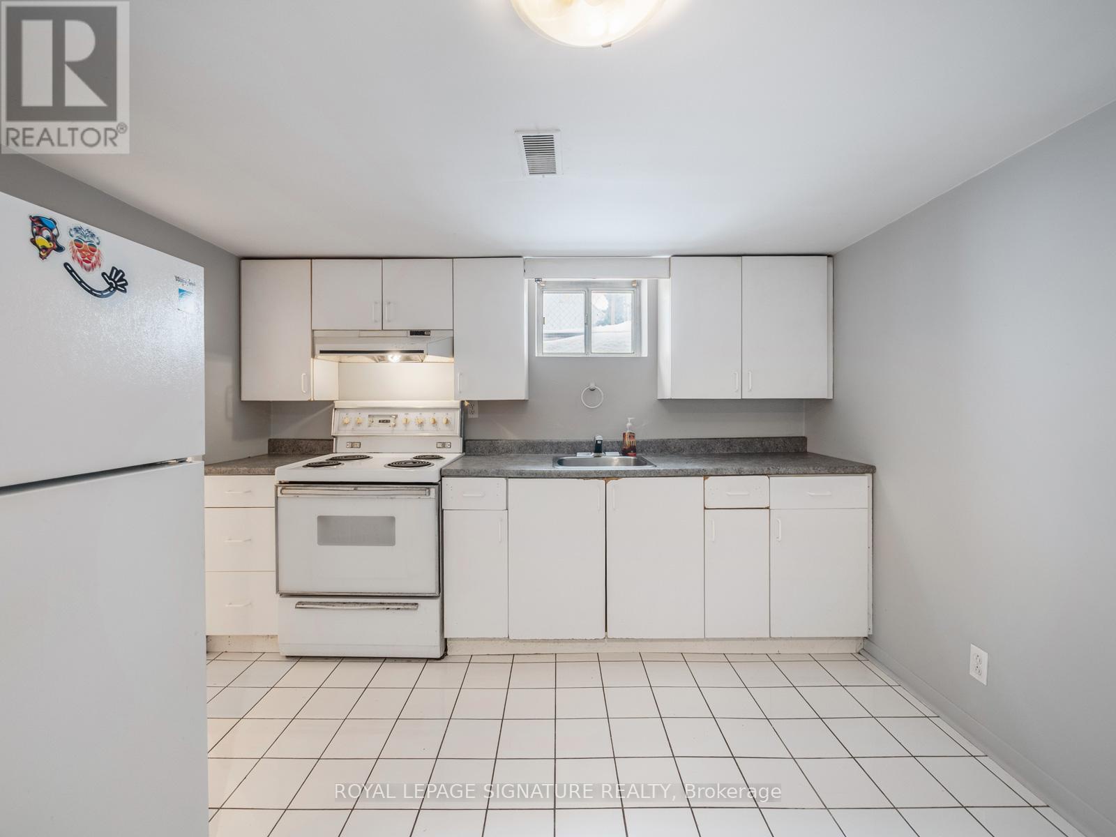 27 King High Avenue, Toronto (clanton Park), Ontario