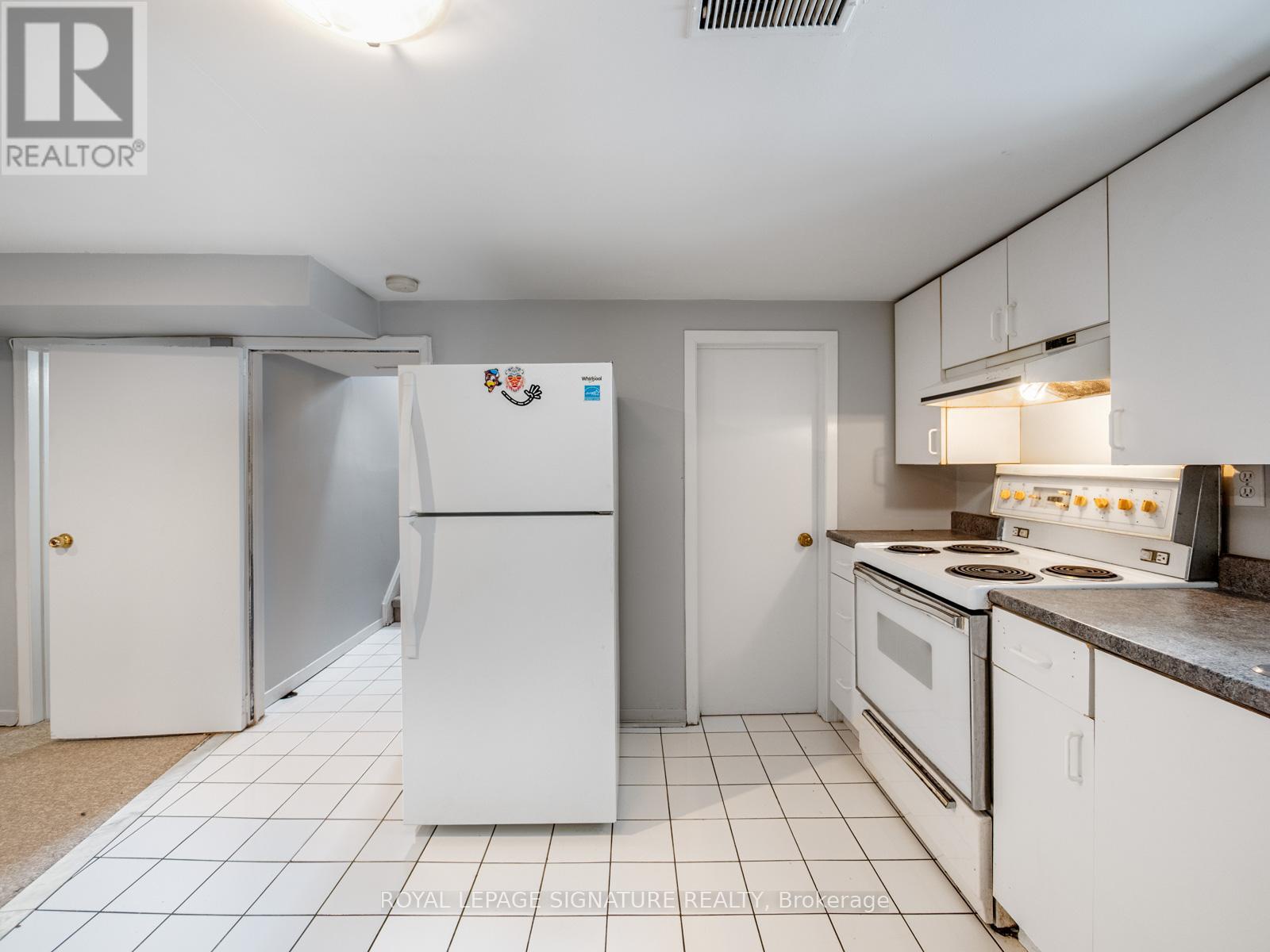 27 King High Avenue, Toronto (clanton Park), Ontario