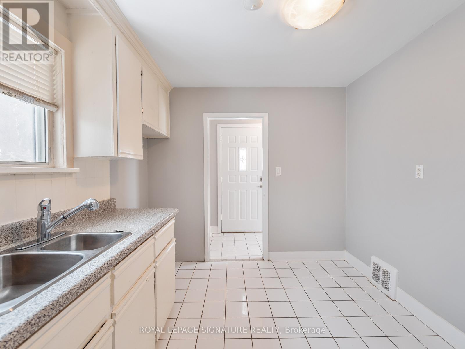 27 King High Avenue, Toronto (clanton Park), Ontario