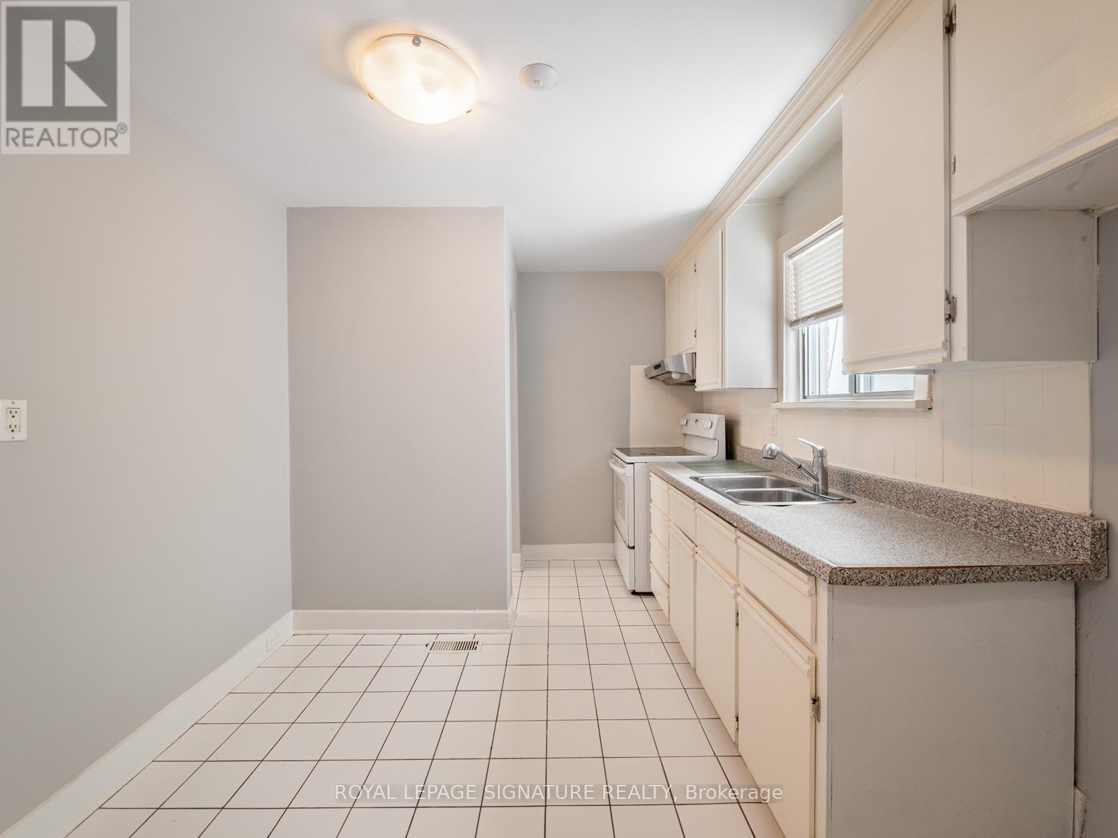 27 King High Avenue, Toronto (clanton Park), Ontario