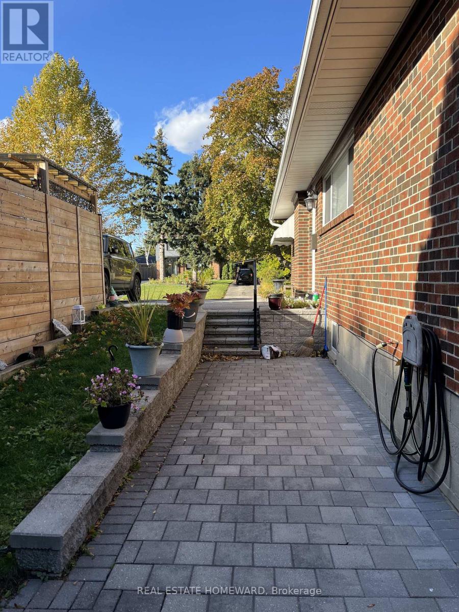 4 Moorecroft Crescent, Toronto (ionview), Ontario