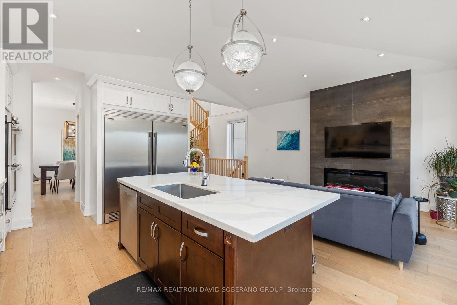 105 Winston Park Boulevard, Toronto (downsview-roding-cfb), Ontario