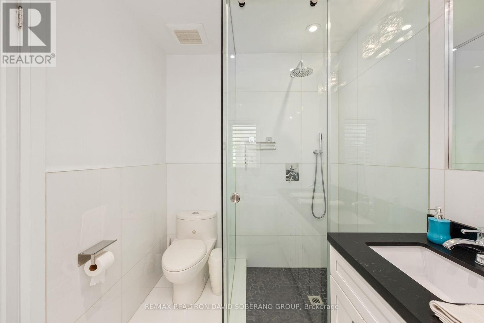 105 Winston Park Boulevard, Toronto (downsview-roding-cfb), Ontario