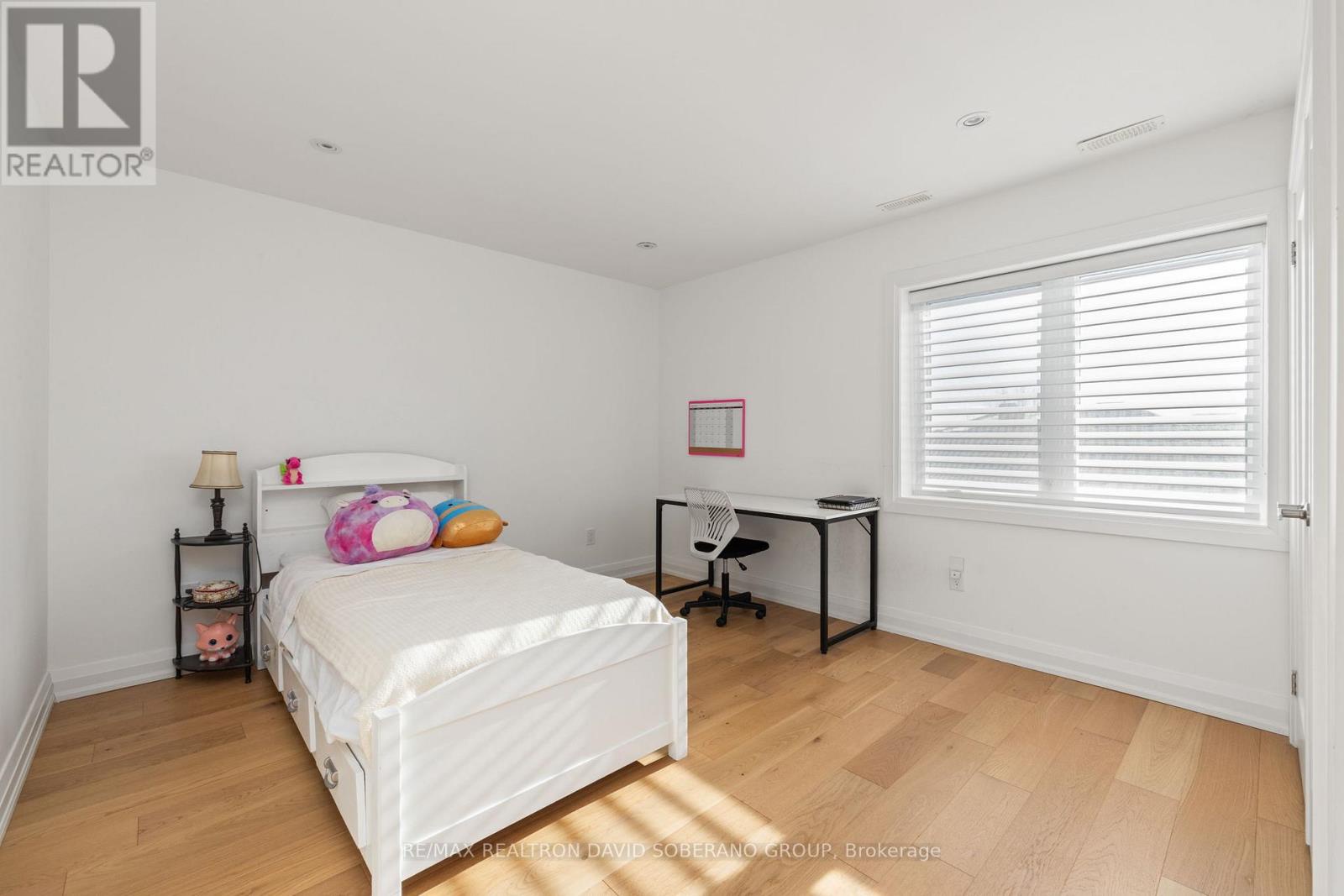 105 Winston Park Boulevard, Toronto (downsview-roding-cfb), Ontario