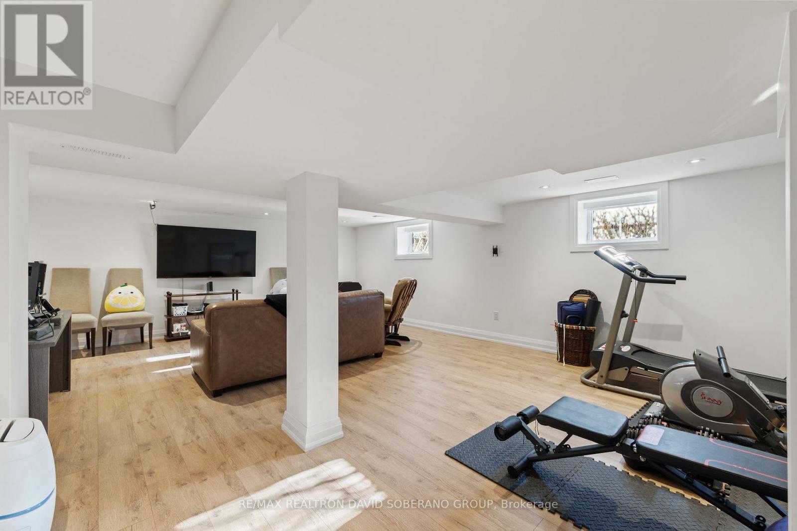 105 Winston Park Boulevard, Toronto (downsview-roding-cfb), Ontario