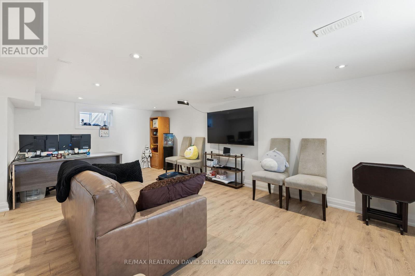 105 Winston Park Boulevard, Toronto (downsview-roding-cfb), Ontario