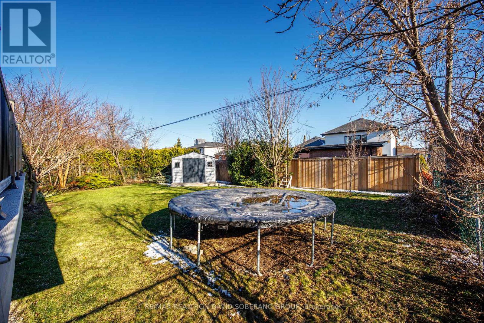 105 Winston Park Boulevard, Toronto (downsview-roding-cfb), Ontario