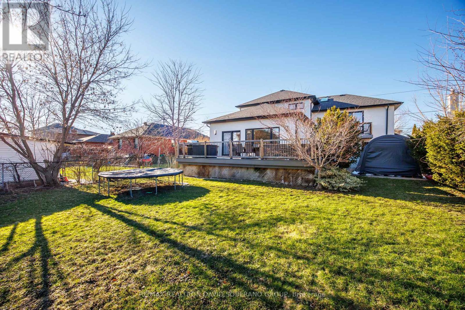 105 Winston Park Boulevard, Toronto (downsview-roding-cfb), Ontario