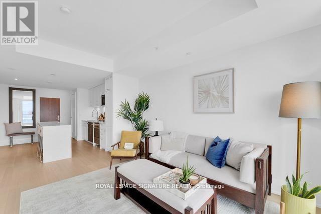 408 - 25 Malcolm Road, Toronto (leaside), Ontario