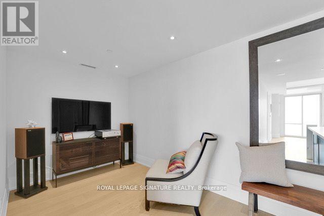 408 - 25 Malcolm Road, Toronto (leaside), Ontario