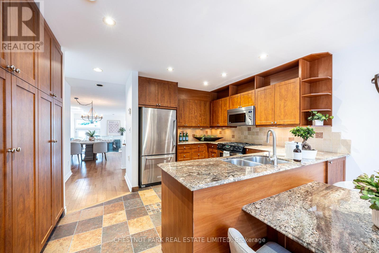 263 Erskine Avenue, Toronto (mount Pleasant East), Ontario