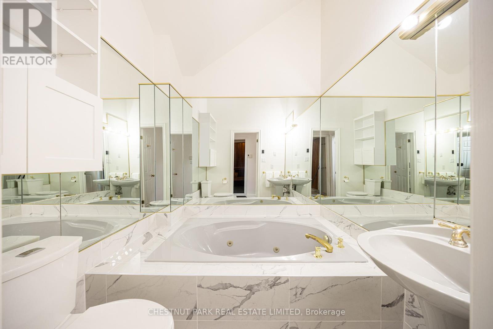 263 Erskine Avenue, Toronto (mount Pleasant East), Ontario