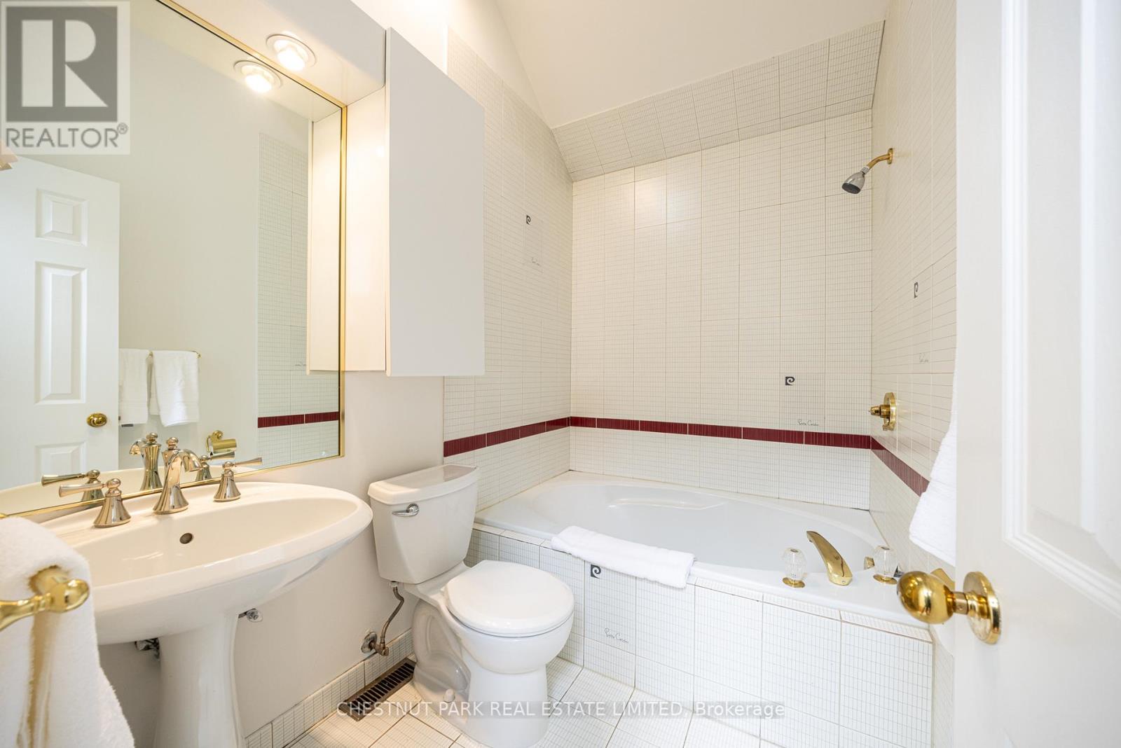 263 Erskine Avenue, Toronto (mount Pleasant East), Ontario