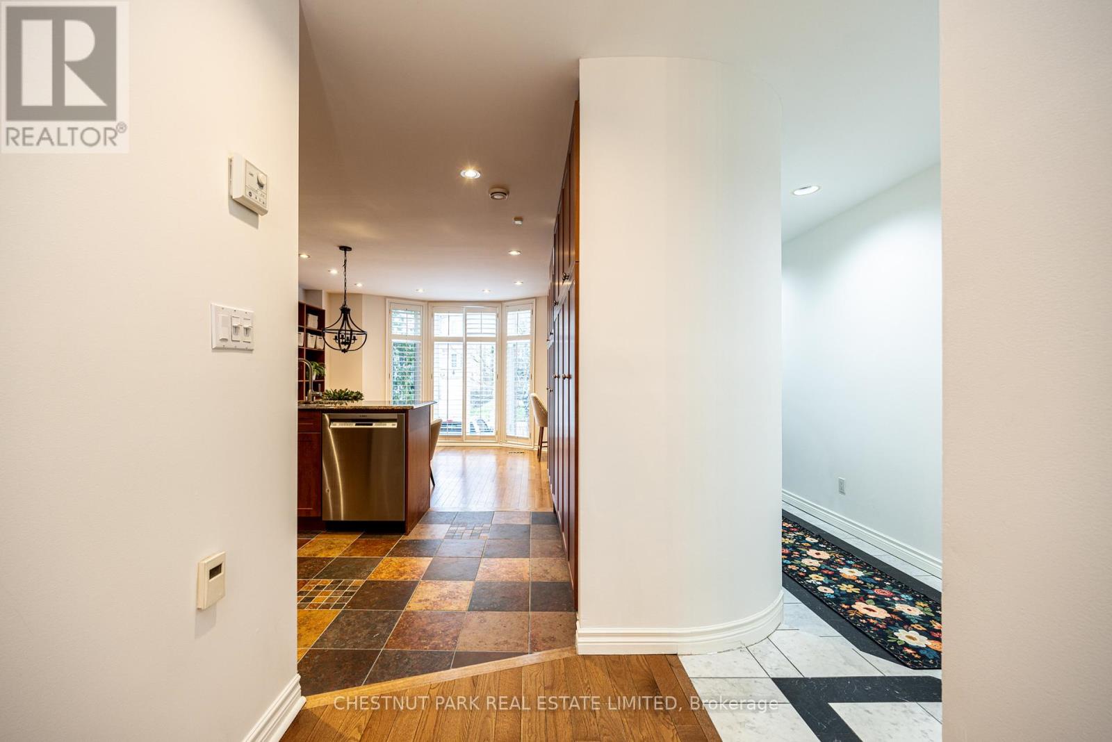 263 Erskine Avenue, Toronto (mount Pleasant East), Ontario