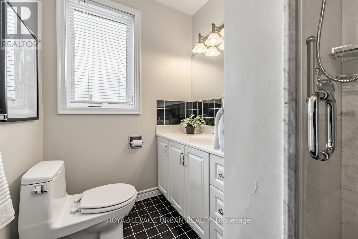 10 Kenewen Court, Toronto (victoria Village), Ontario