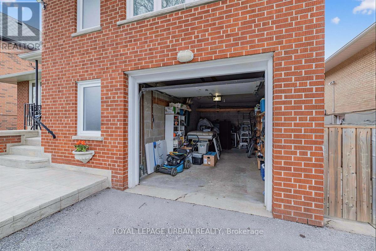 10 Kenewen Court, Toronto (victoria Village), Ontario