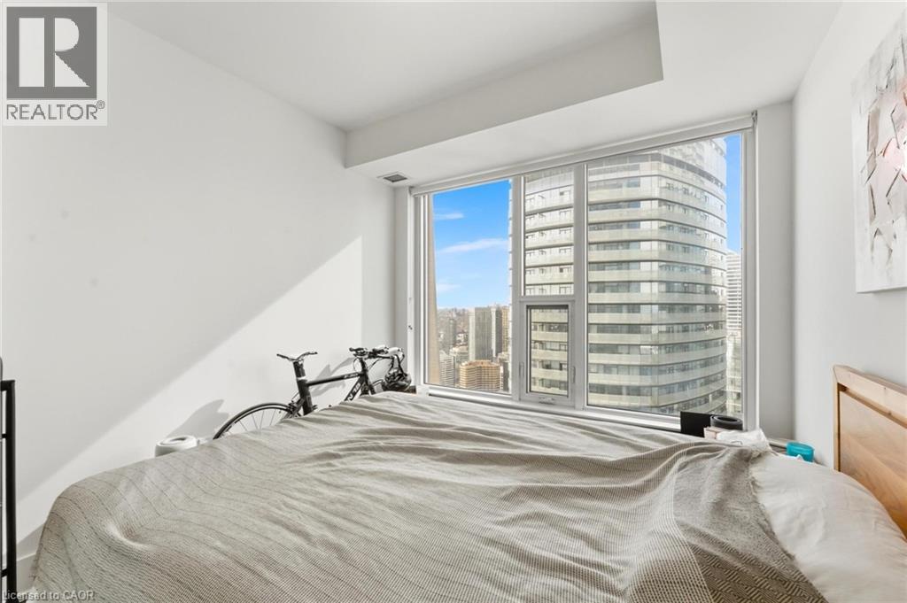 10 York Street Unit# 5512, Toronto, Ontario
