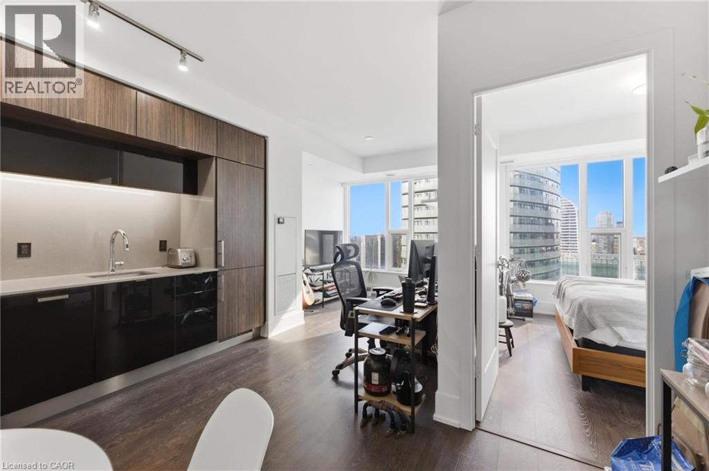 10 York Street Unit# 5512, Toronto, Ontario