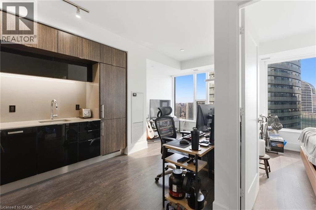 10 York Street Unit# 5512, Toronto, Ontario