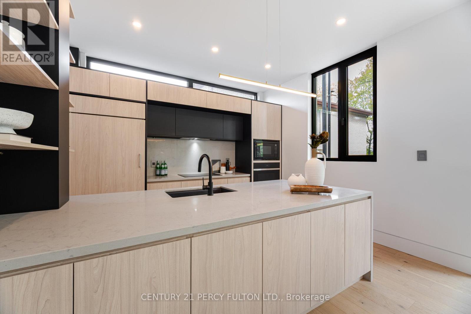 10 Haida Court, Toronto (highland Creek), Ontario