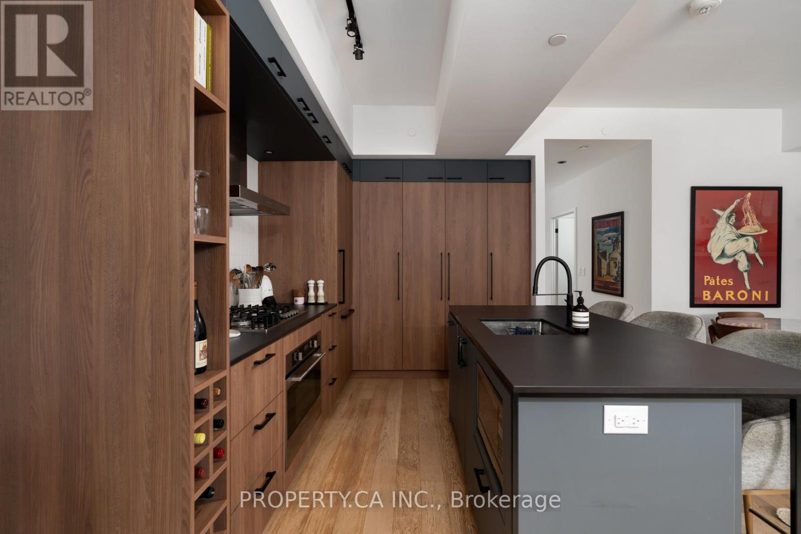 302 - 41 Dovercourt Road, Toronto (niagara), Ontario