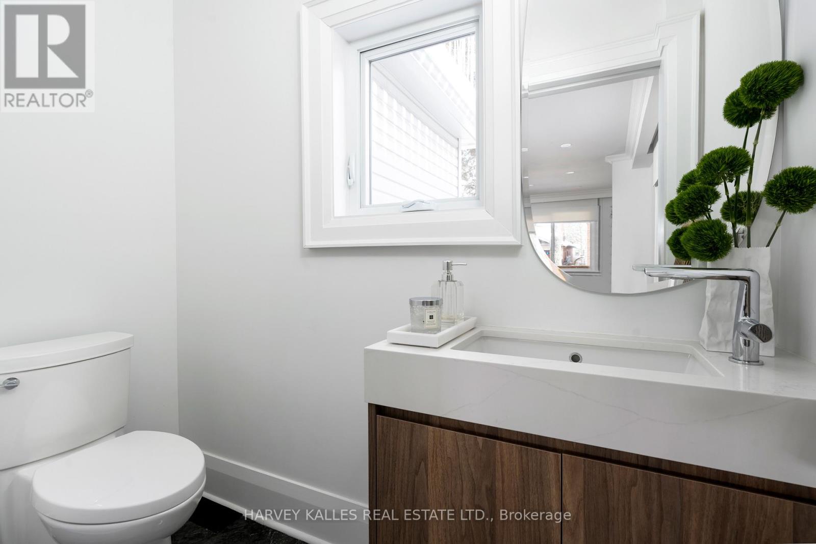 97 Atlas Avenue, Toronto (oakwood Village), Ontario