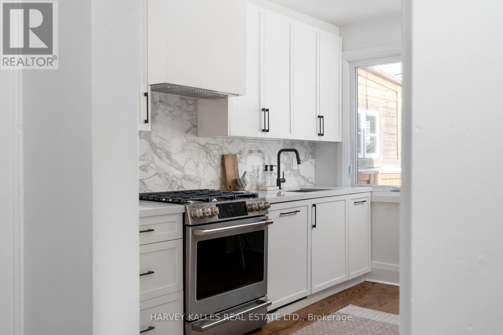 97 Atlas Avenue, Toronto (oakwood Village), Ontario