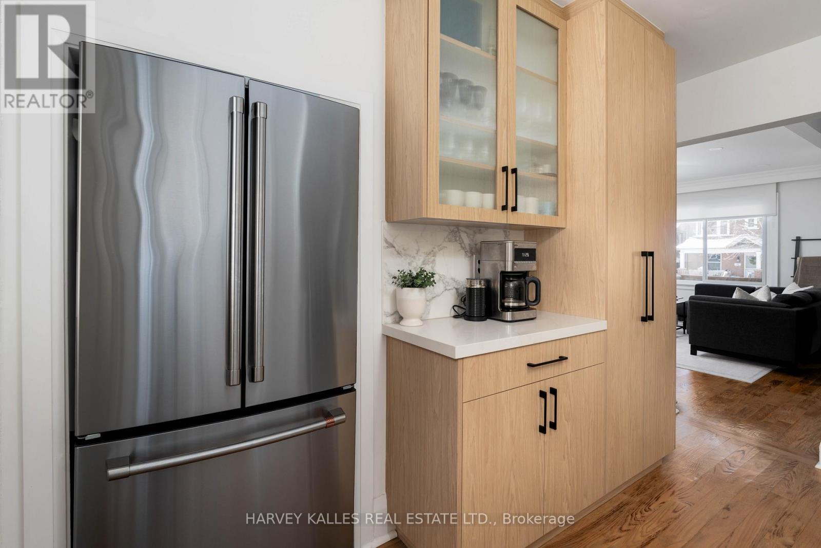 97 Atlas Avenue, Toronto (oakwood Village), Ontario