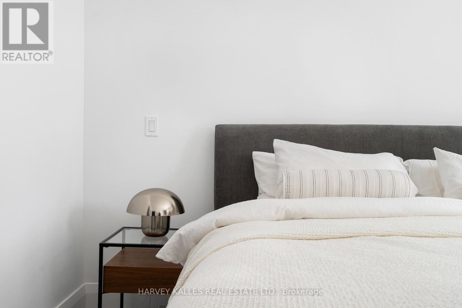 97 Atlas Avenue, Toronto (oakwood Village), Ontario