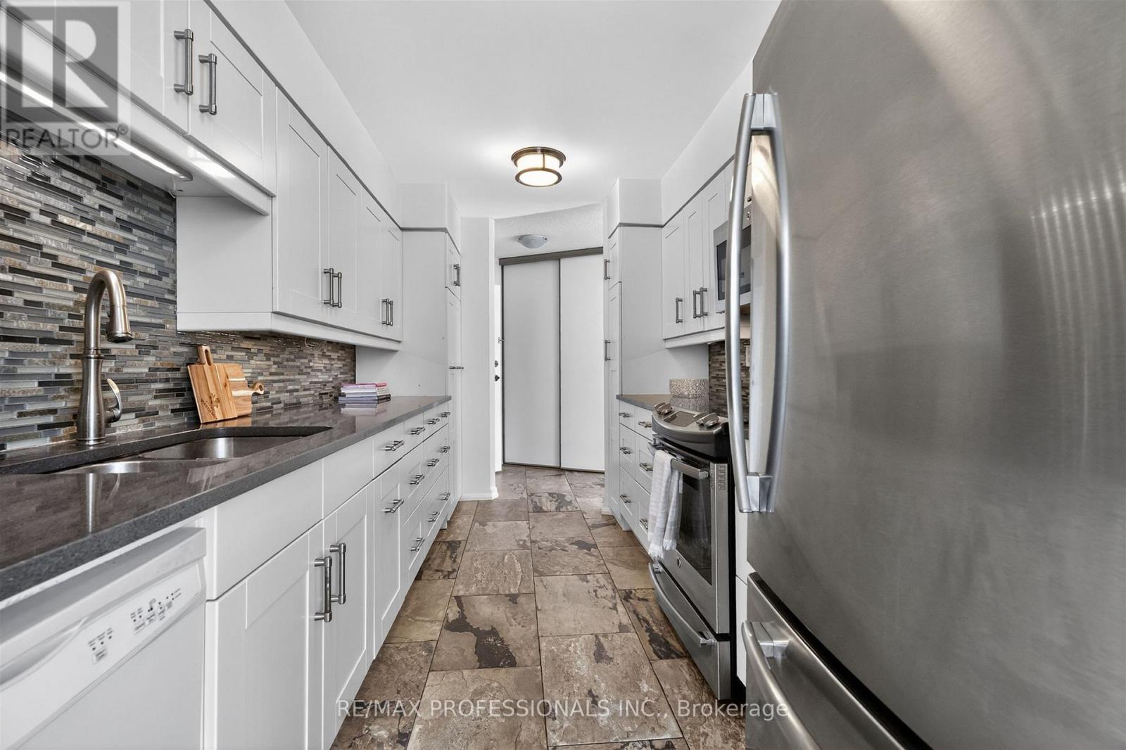 620 - 20 Southport Street, Toronto (high Park-swansea), Ontario