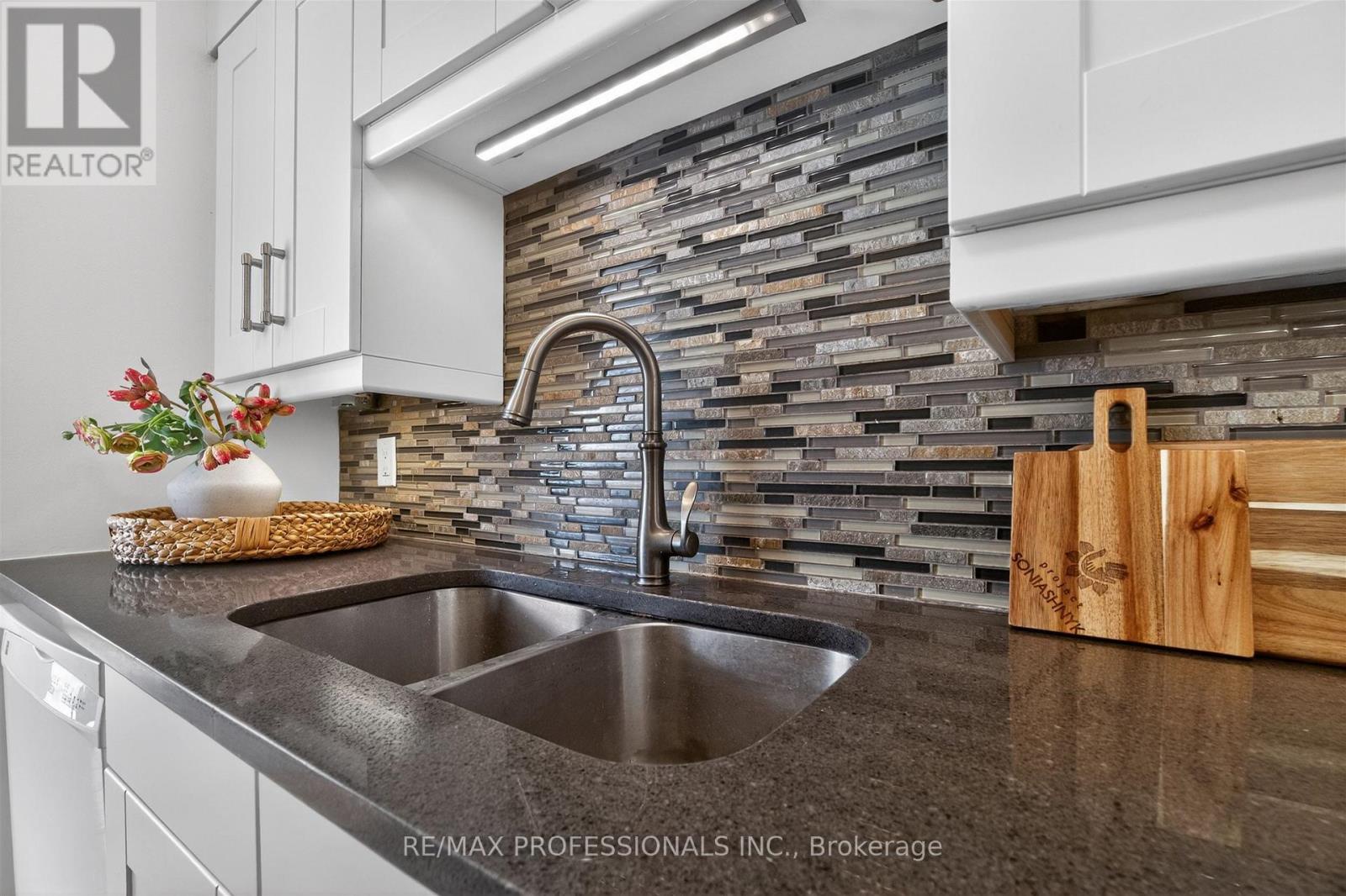 620 - 20 Southport Street, Toronto (high Park-swansea), Ontario