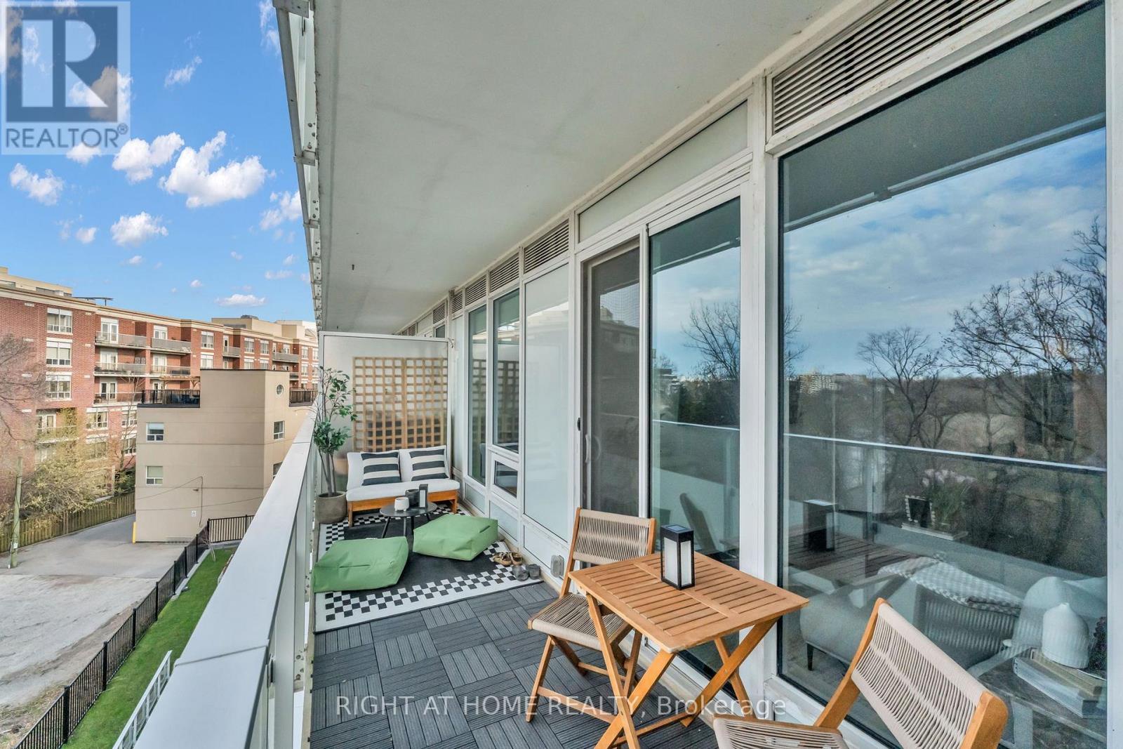 308 - 20 Brin Drive, Toronto (edenbridge-humber Valley), Ontario