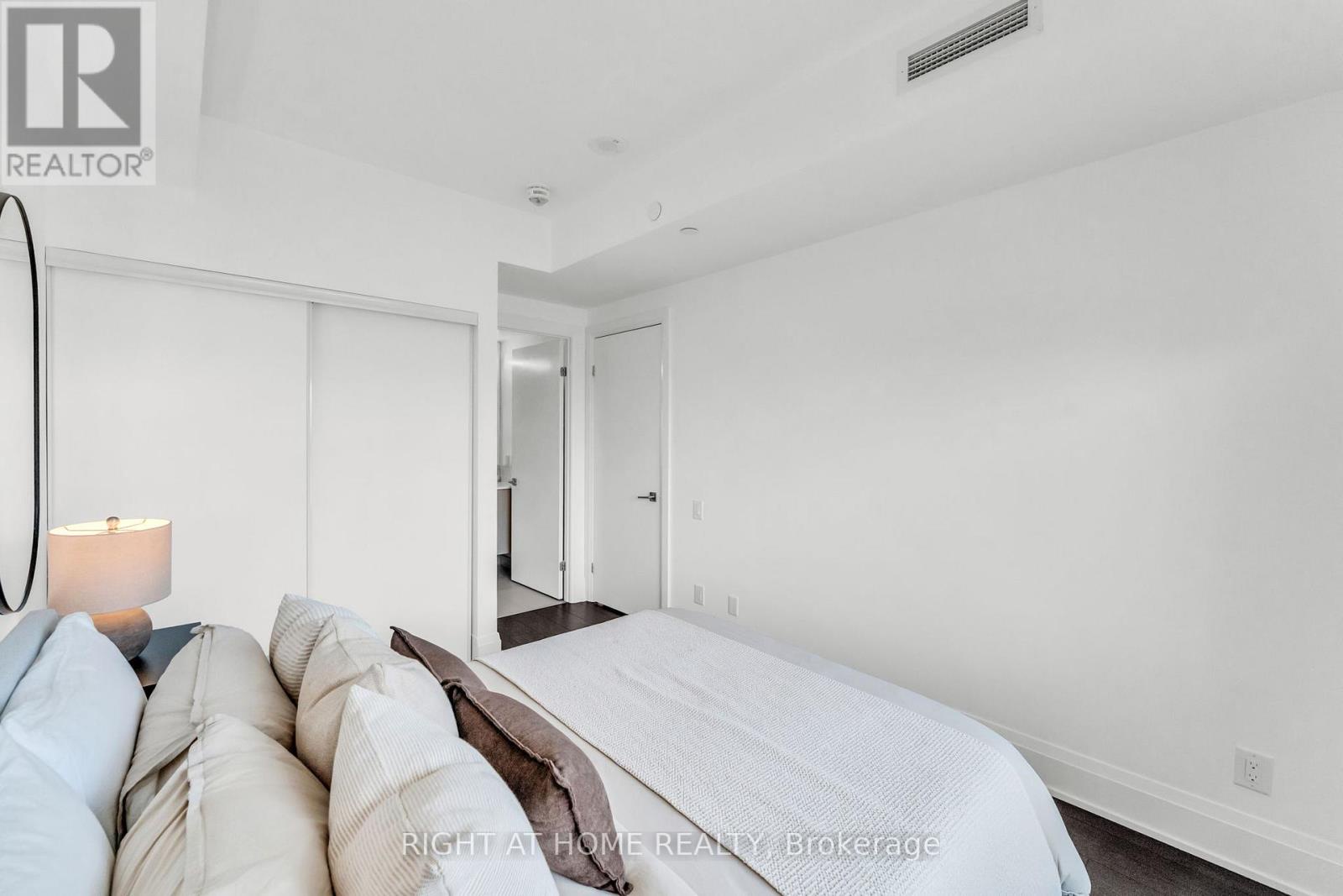 308 - 20 Brin Drive, Toronto (edenbridge-humber Valley), Ontario