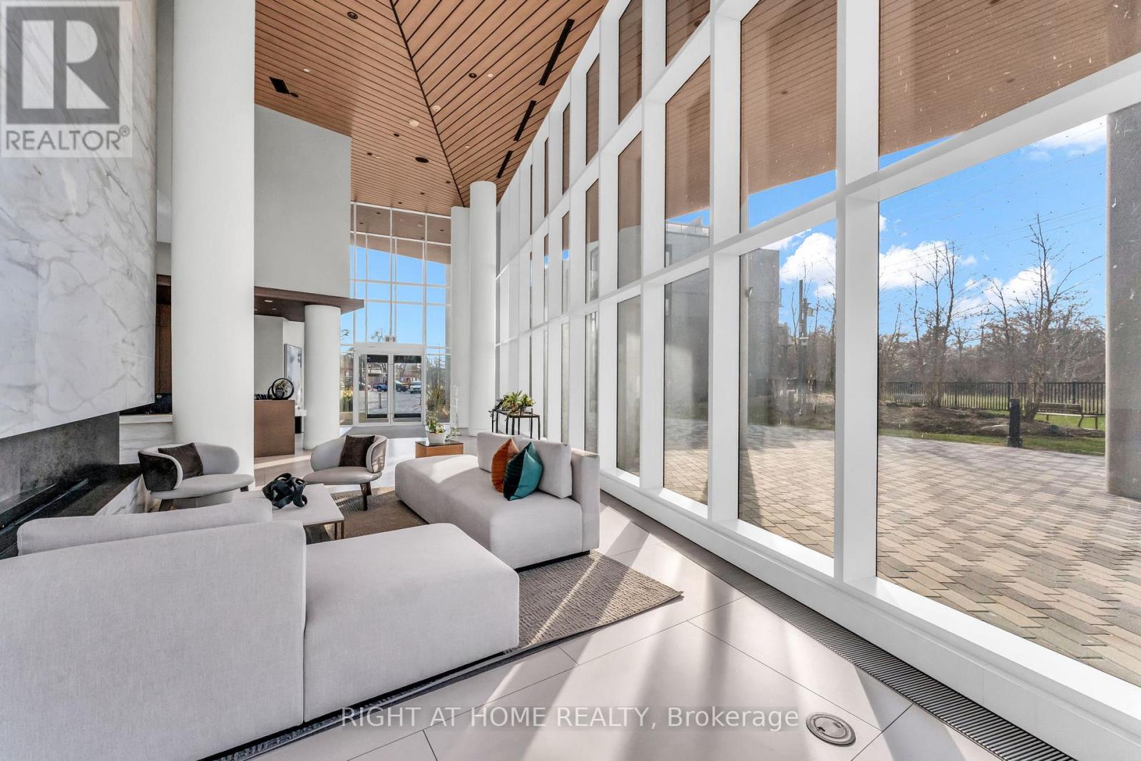 308 - 20 Brin Drive, Toronto (edenbridge-humber Valley), Ontario